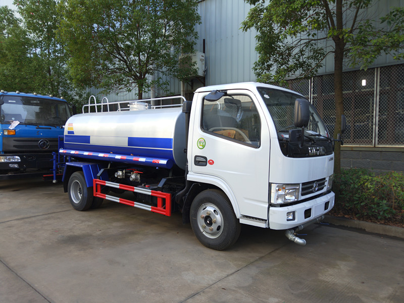 5��С�͞�ˮ܇�N��-5����ˮ܇�N���������|�LС�͞�ˮ܇�S��ֱ�N