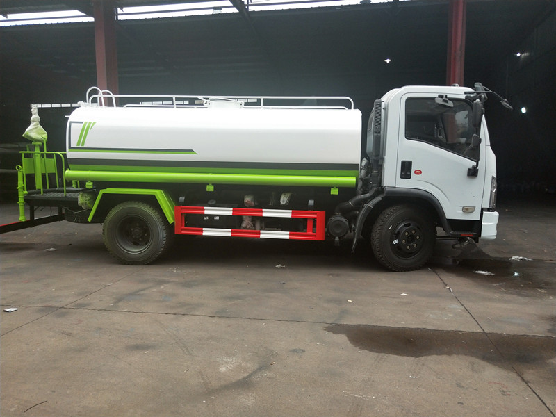 國六朝柴163匹馬力灑水車 國六朝柴163匹馬力灑水車