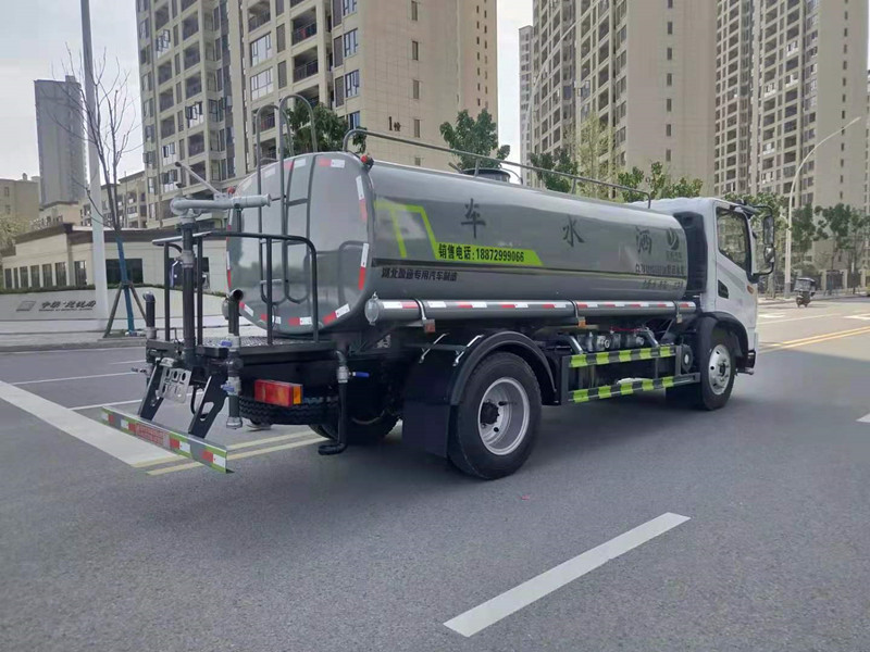 東風華神8噸灑水車 東風華神8噸灑水車