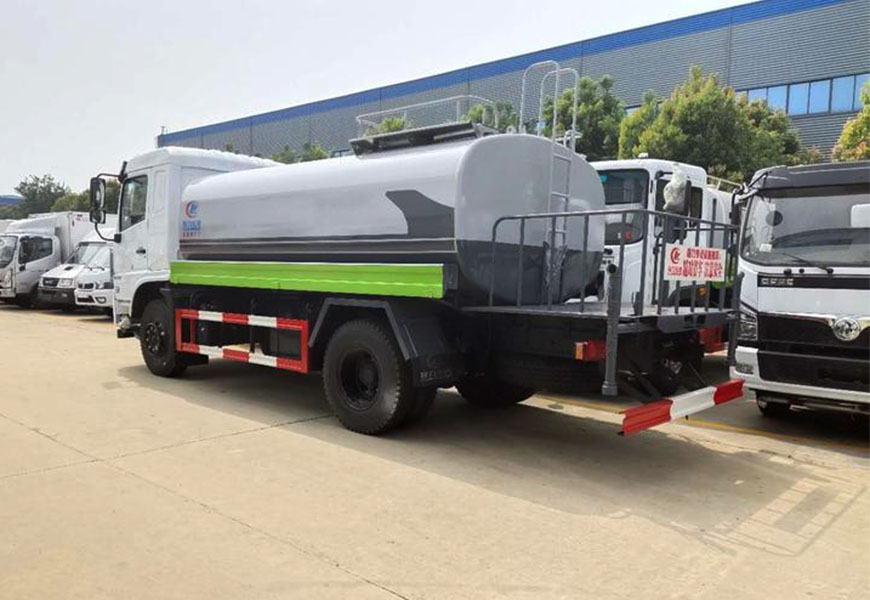 �|�L(f��ng)����12����ˮ܇��չʾ�D